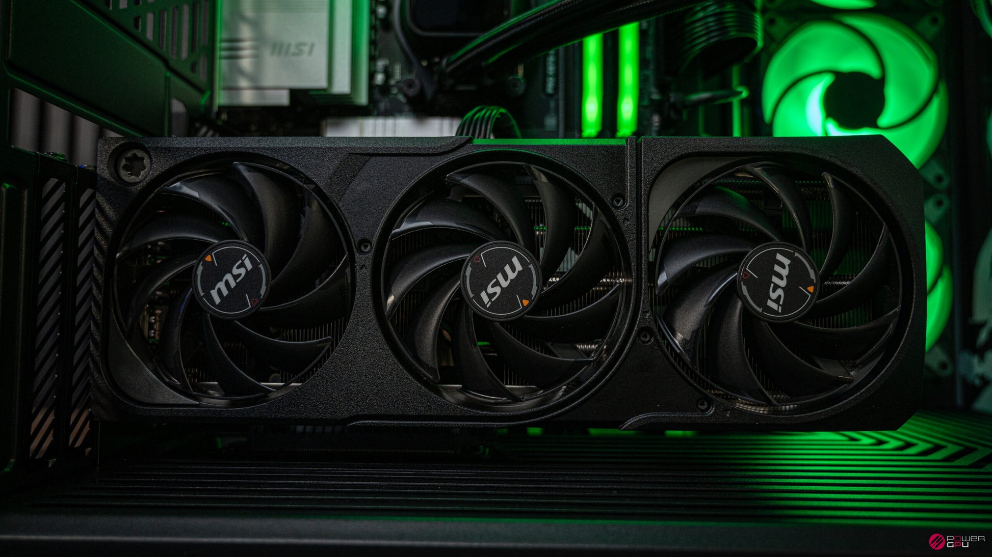 Masque RTX 5070 Gaming PC image 5