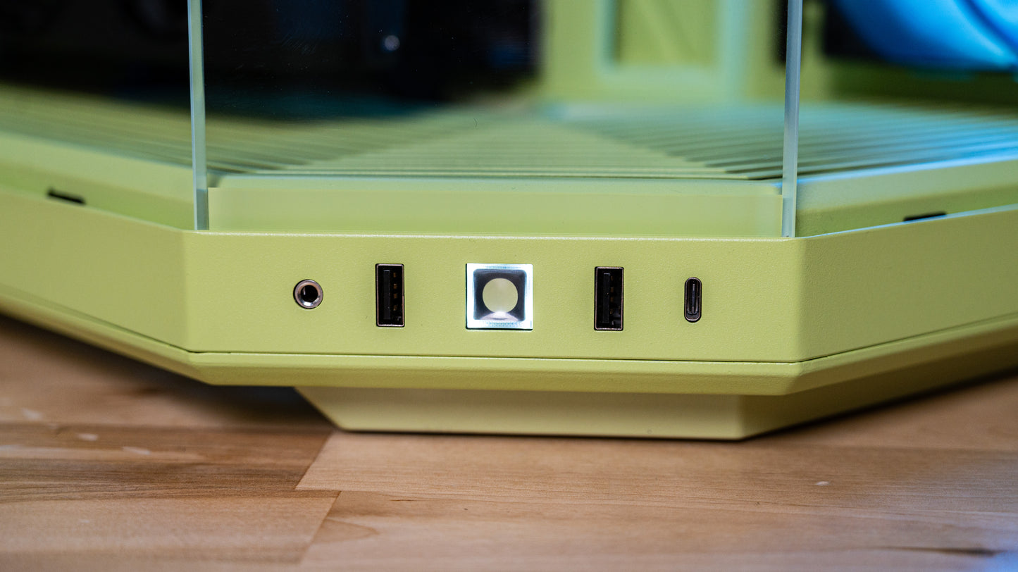 Seafoam RTX 5070 Gaming PC