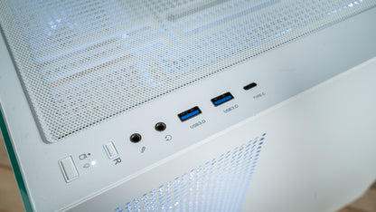 Arctic RTX 5060 Gaming PC
