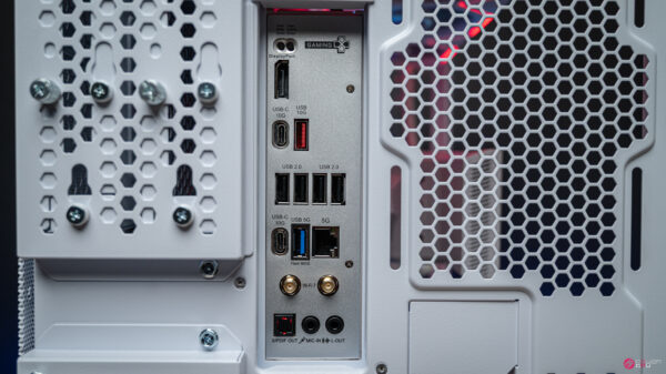Lune RTX 5090 Gaming PC