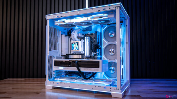 Flurry RTX 5070 Ti Gaming PC