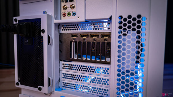 Flurry RTX 5070 Ti Gaming PC