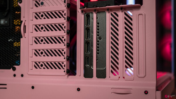 Strawberry RTX 5070 Gaming PC