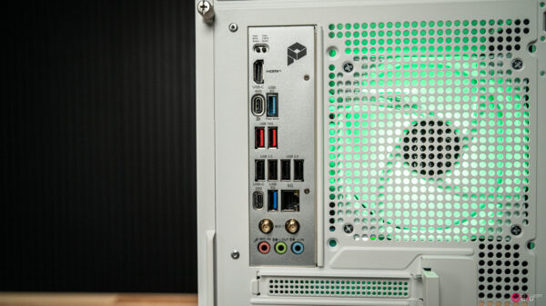 Air RTX 5060 Ti Gaming PC